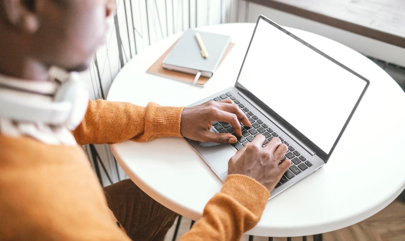 Ambiente de trabajo colaborativo en sesión financiera